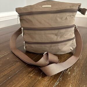 Baggallini cross body bag
